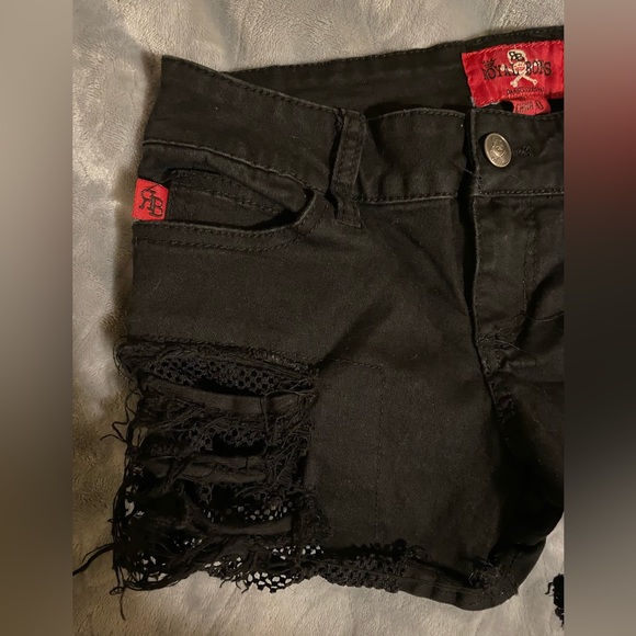 Royal Bones distressed shorts, size 0 - Picture 4 of 6